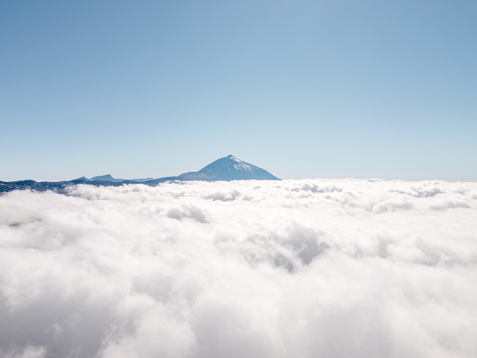 Teide au-dessus de la mer de nuages