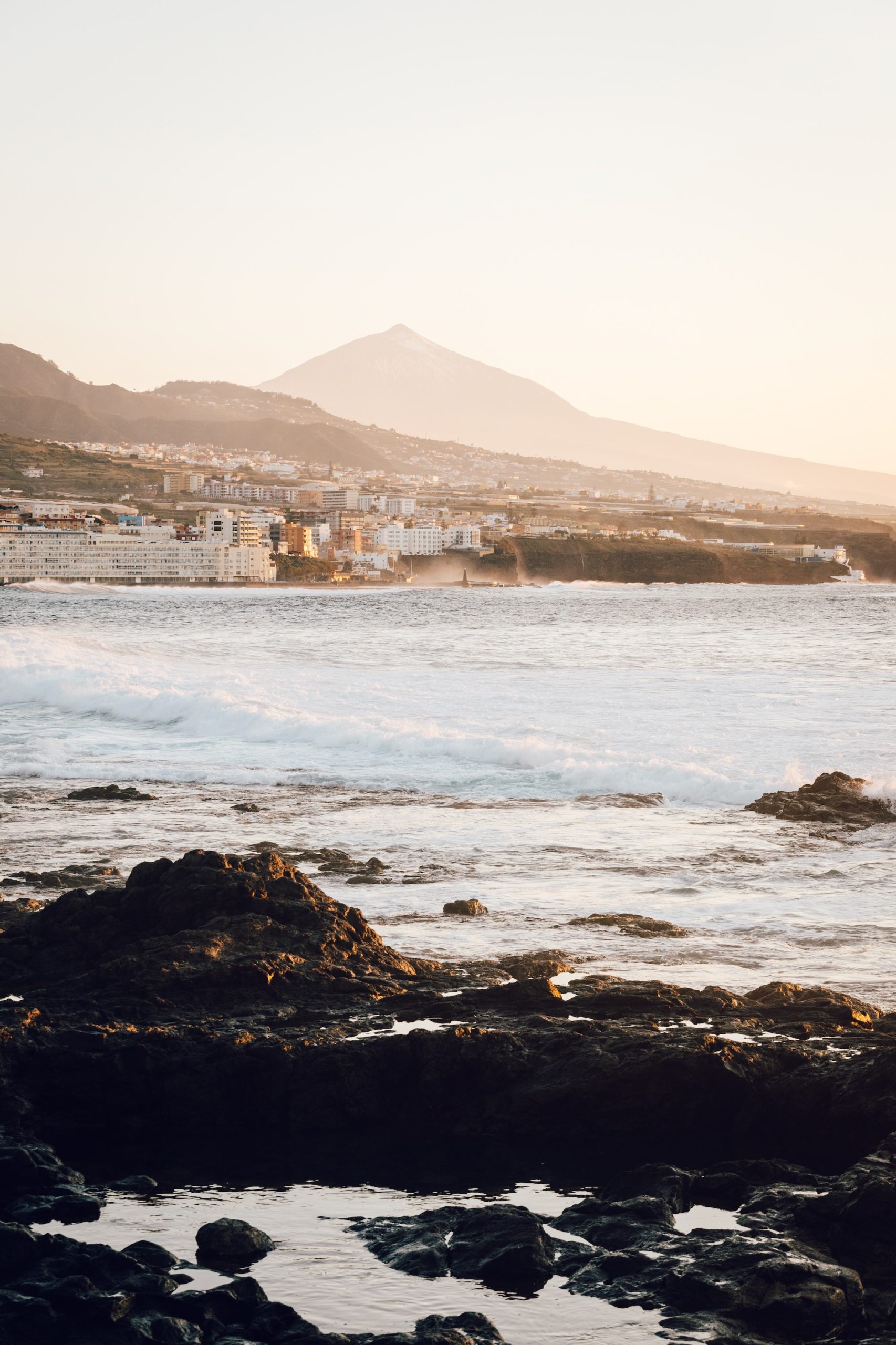 Coucher de soleil à Punta del Hidalgo avec vue sur le Teide